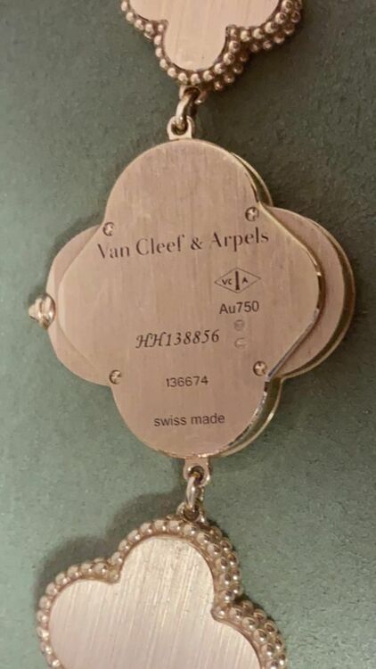 アルハンブラ スモールモデル ウォッチ VCARPEU800（高級時計）の商品画像 - 査定依頼日：2025年8月24日 - 最高査定価格：1,850,000円