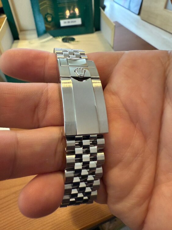 126720VTNR（高級時計）の商品画像 - 査定依頼日：2025年4月8日 - 最高査定価格：2,400,000円