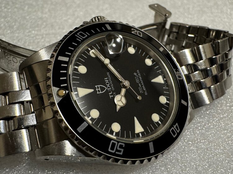 チューダー サブマリーナー 75090 ブラック ステンレススチール（高級時計）の商品画像 - 査定依頼日：2025年1月22日 - 最高査定価格：500,000円