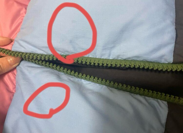 モンクレール JW Anderson コレクション マルチカラー ダウン（古着・ファッション）の商品画像 - 査定依頼日：2024年12月3日 - 最高査定価格：40,000円