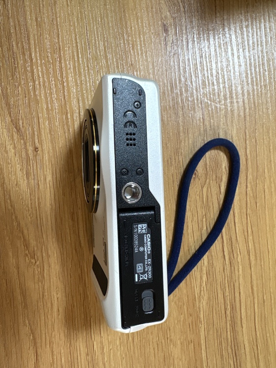 EZ-ZR300（カメラ）の商品画像 - 査定依頼日：2026年5月8日 - 最高査定価格：6,000円