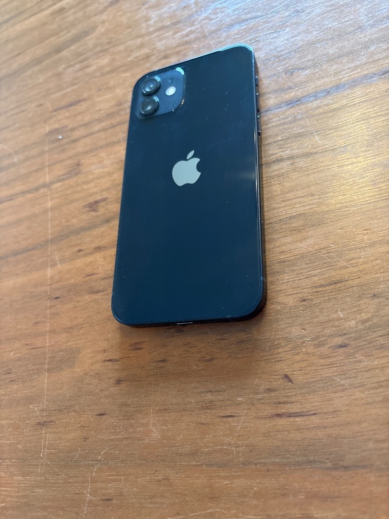 iPhone 12 128GB docomo（スマホ）の商品画像 - 査定依頼日：2026年4月13日 - 最高査定価格：29,000円