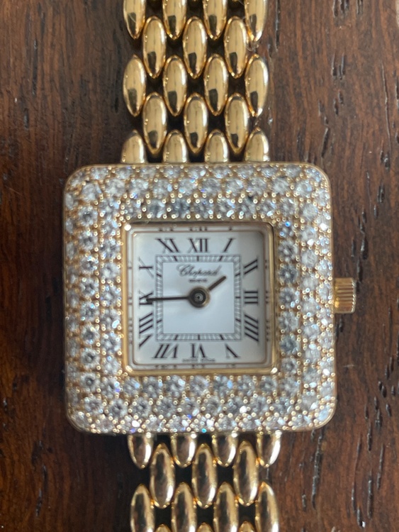 ショパール ハッピーダイヤモンド 106346-00（高級時計）の商品画像 - 査定依頼日：2026年1月17日 - 最高査定価格：2,150,000円