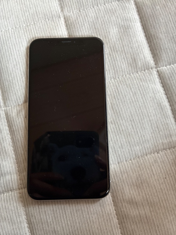 アイフォン（スマホ）の商品画像 - 査定依頼日：2026年6月18日 - 最高査定価格：6,000円