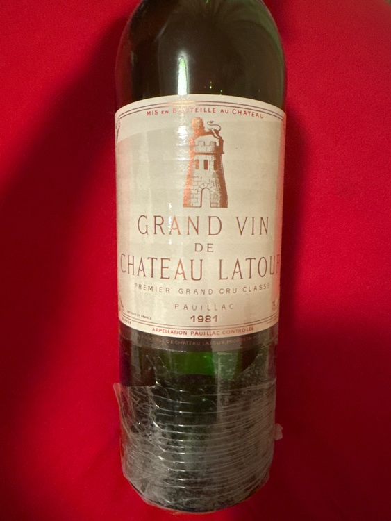 ワイン シャトーラトゥール （お酒）の商品画像 - 査定依頼日：2025年6月15日 - 最高査定価格：34,000円