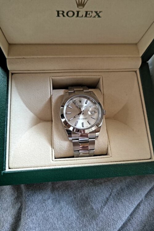 ロレックス デイトジャスト 41SS126300（高級時計）の商品画像 - 査定依頼日：2025年6月19日 - 最高査定価格：1,300,000円