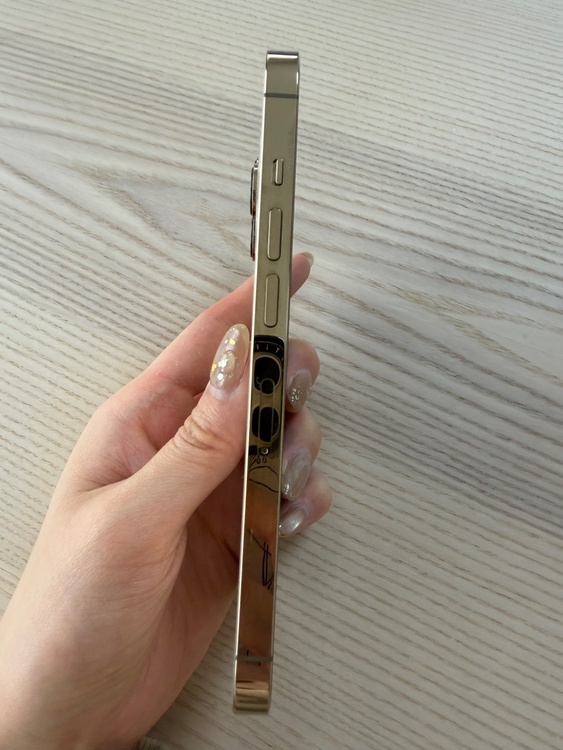 iphone13pro 128GB ゴールド（スマホ）の商品画像 - 査定依頼日：2026年3月22日 - 最高査定価格：46,000円
