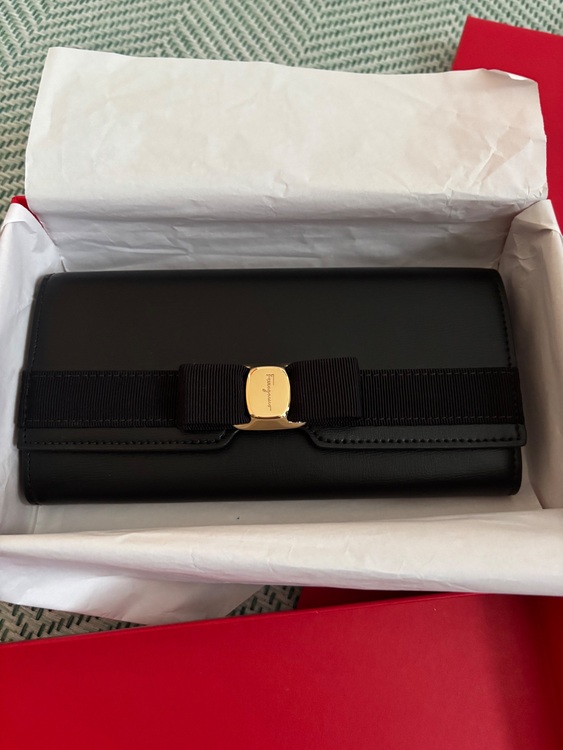 フェラガモ  （ブランドバッグ）の商品画像 - 査定依頼日：2025年11月8日 - 最高査定価格：40,000円