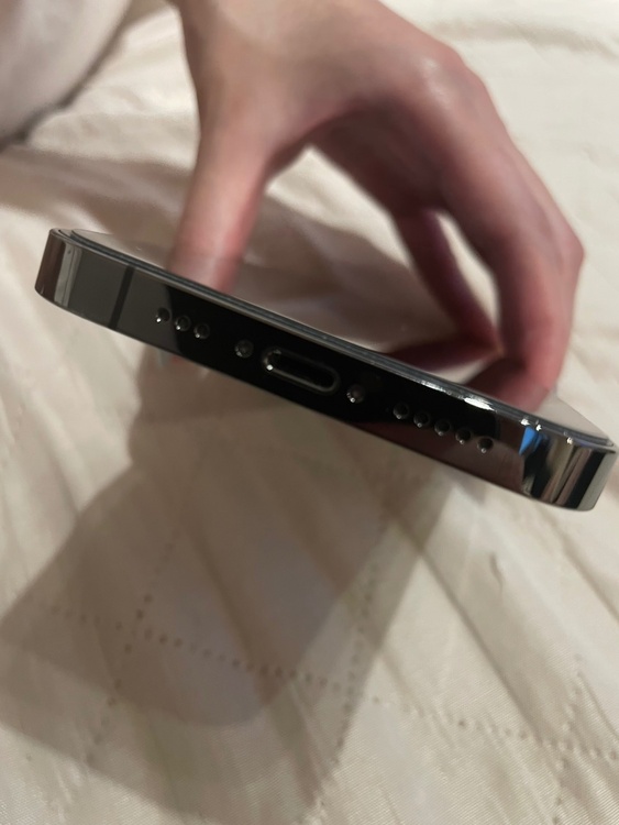 iPhone iPhone 13 Pro 128GB au（スマホ）の商品画像 - 査定依頼日：2026年7月16日 - 最高査定価格：50,000円