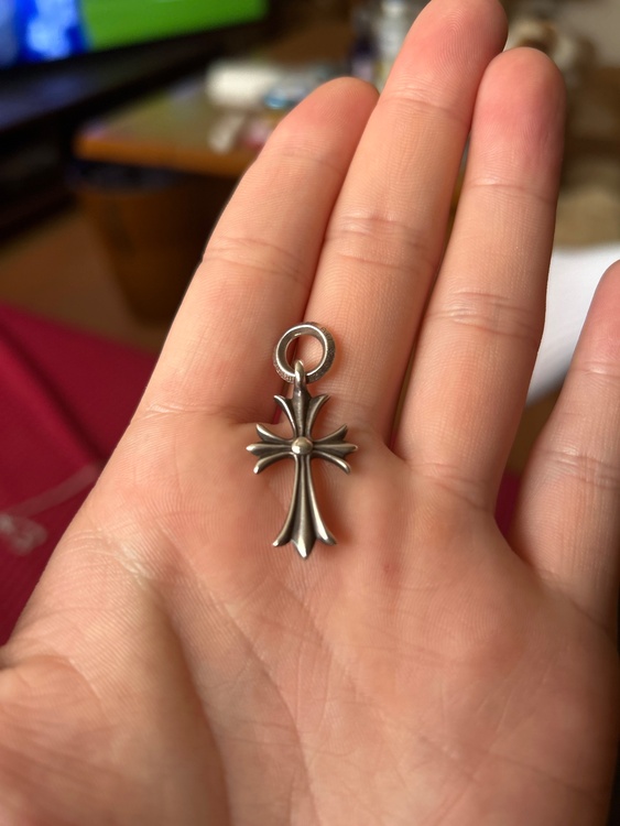 Chrome Hearts Tiny CH Cross Charm "Silve（古着・ファッション）の商品画像 - 査定依頼日：2026年6月12日 - 最高査定価格：170,000円