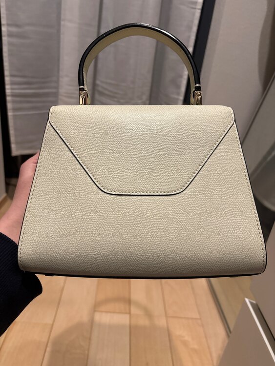 ヴァレクストラ  （ブランドバッグ）の商品画像 - 査定依頼日：2025年2月26日 - 最高査定価格：200,000円