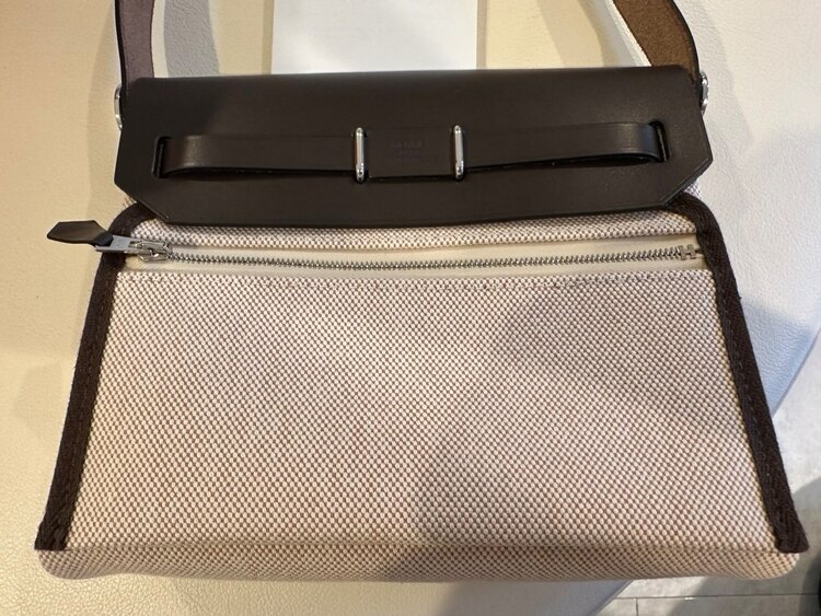 エルメス エールバッグ （ブランドバッグ）の商品画像 - 査定依頼日：2025年5月31日 - 最高査定価格：450,000円