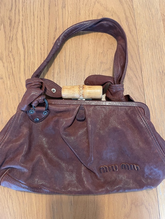 ショルダーバッグ（ブランドバッグ）の商品画像 - 査定依頼日：2025年11月20日 - 最高査定価格：11,000円