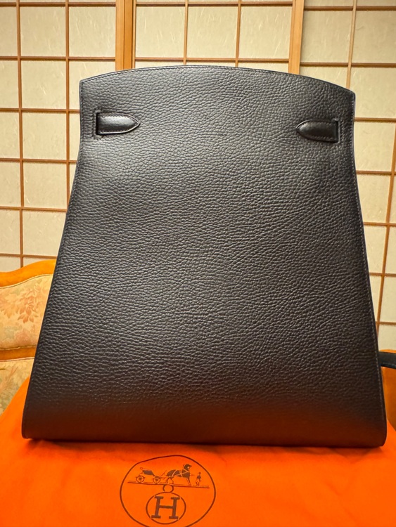 スポーツケリー、黒、縦約33cm、横(底辺)約29.5cm（ブランドバッグ）の商品画像 - 査定依頼日：2025年11月19日 - 最高査定価格：1,100,000円