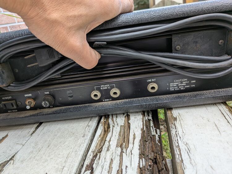 ローランドRB-70ベースアンプヘッド（ピアノ・楽器・PA機材）の商品画像 - 査定依頼日：2025年10月25日 - 最高査定価格：2,000円