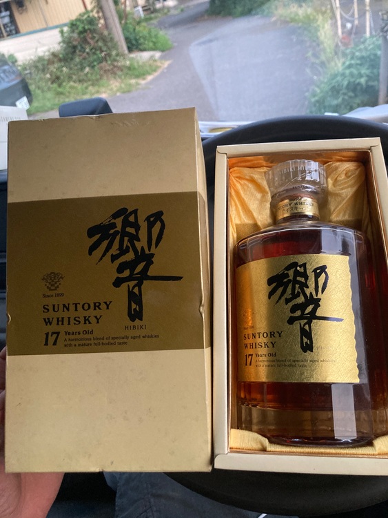 ウイスキー サントリー響 （お酒）の商品画像 - 査定依頼日：2025年8月18日 - 最高査定価格：55,500円