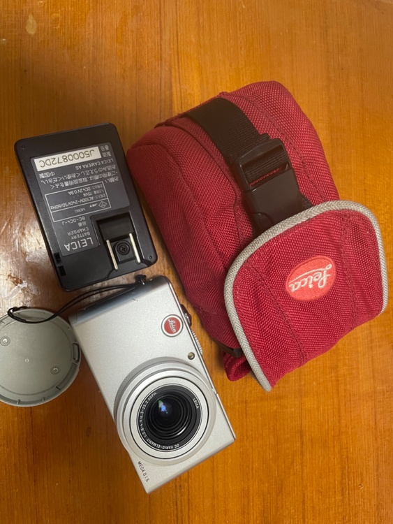 D LUX 2（カメラ）の商品画像 - 査定依頼日：2026年9月22日 - 最高査定価格：21,000円