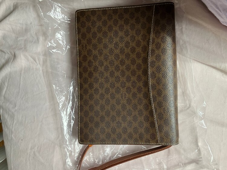 セリーヌマカダムクラッチバッグ（ブランド財布・小物）の商品画像 - 査定依頼日：2025年3月28日 - 最高査定価格：7,000円