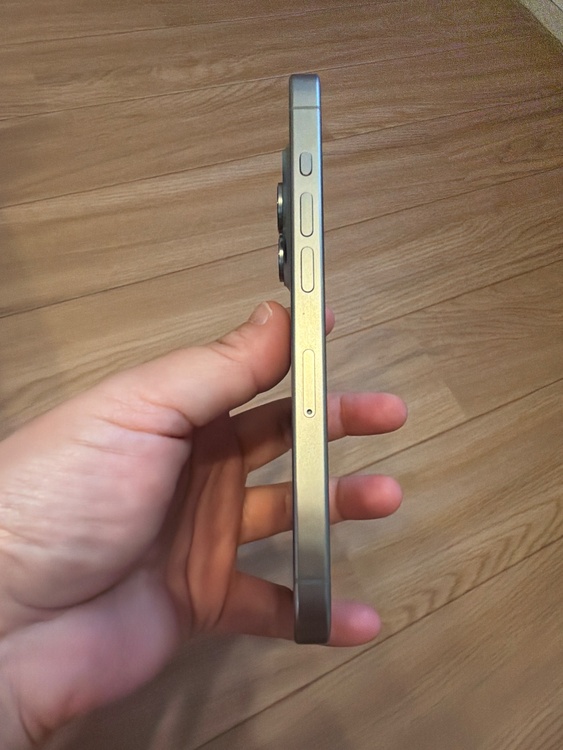 iPhone iPhone 15 Pro 128GB SIMフリー（スマホ）の商品画像 - 査定依頼日：2026年6月14日 - 最高査定価格：67,000円
