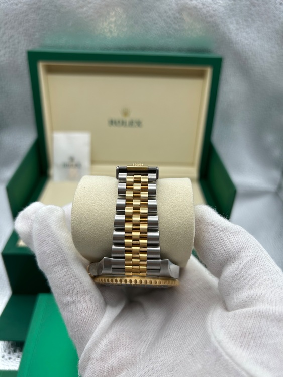 GMTマスターⅡ コンビ（高級時計）の商品画像 - 査定依頼日：2025年6月14日 - 最高査定価格：3,180,000円