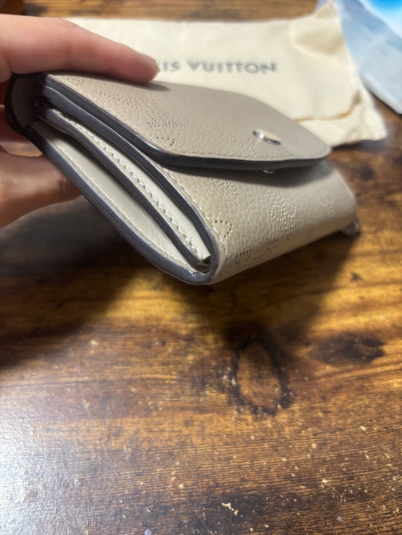 M62542 ポルトフォイユ・イリス コンパクト　ガレ（ブランド財布・小物）の商品画像 - 査定依頼日：2025年8月12日 - 最高査定価格：15,000円