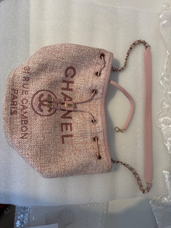 ドーヴィル巾着A57536（ブランドバッグ）の商品画像 - 査定依頼日：2026年4月14日 - 最高査定価格：280,000円