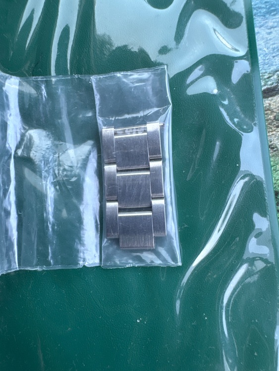 ロレックス エクスプローラー 1427（高級時計）の商品画像 - 査定依頼日：2025年8月26日 - 最高査定価格：850,000円