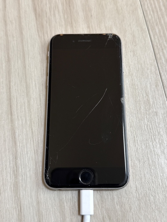 iPhone6S 128GB 画面割れ有り （スマホ）の商品画像 - 査定依頼日：2026年4月5日 - 最高査定価格：1,000円