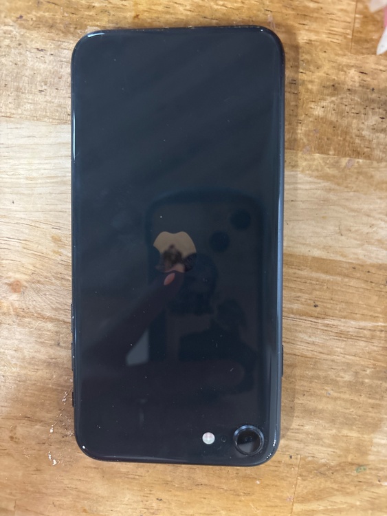 iPhoneSE（スマホ）の商品画像 - 査定依頼日：2026年7月28日 - 最高査定価格：12,000円