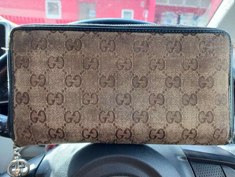 グッチ  （ブランドバッグ）の商品画像 - 査定依頼日：2025年2月17日 - 最高査定価格：1,000円