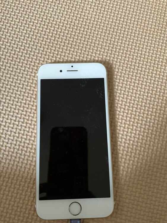 iPhone（スマホ）の商品画像 - 査定依頼日：2025年4月18日 - 最高査定価格：3,000円