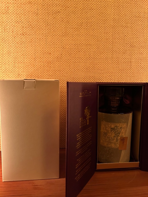 ウイスキー サントリー響 （お酒）の商品画像 - 査定依頼日：2026年1月4日 - 最高査定価格：540,000円