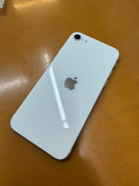  SE2 64GB（スマホ）の商品画像 - 査定依頼日：2026年5月22日 - 最高査定価格：3,000円