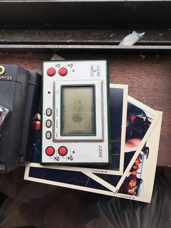 分からない（ゲーム機本体・ゲームソフト）の商品画像 - 査定依頼日：2025年8月30日 - 最高査定価格：10,000円