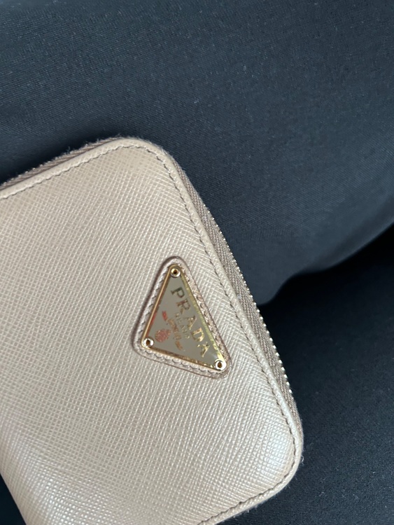 1M0268（ブランド財布・小物）の商品画像 - 査定依頼日：2025年6月13日 - 最高査定価格：5,000円