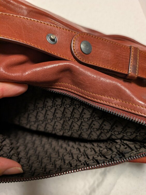 ガウチョ　ワインレッド（ブランドバッグ）の商品画像 - 査定依頼日：2026年4月21日 - 最高査定価格：110,000円