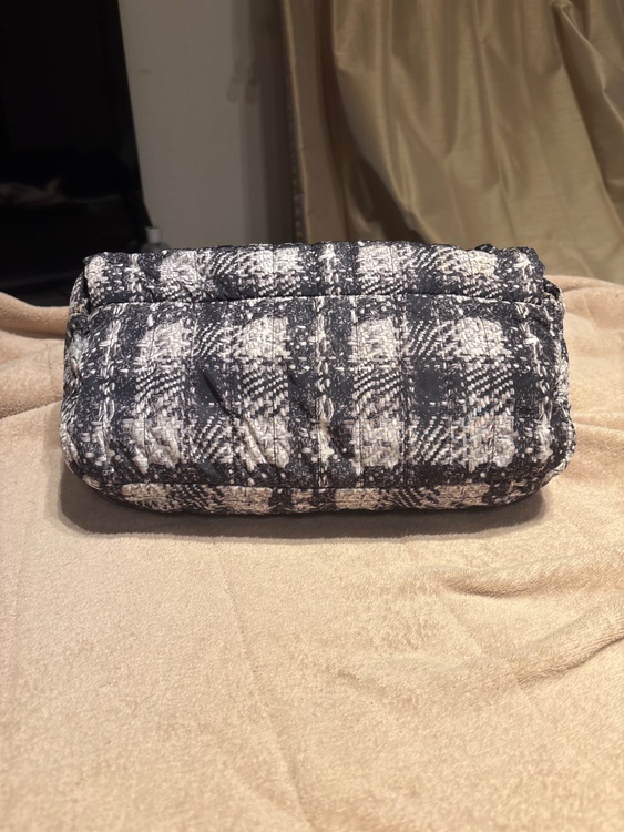 ココマークチェーンショルダー　ナイロン（ブランドバッグ）の商品画像 - 査定依頼日：2026年2月13日 - 最高査定価格：250,000円