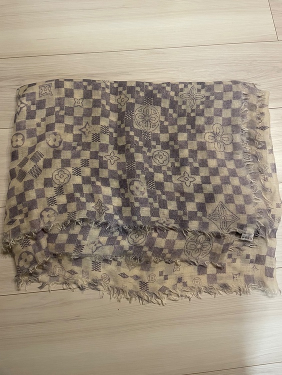 大判ストール（古着・ファッション）の商品画像 - 査定依頼日：2026年4月9日 - 最高査定価格：30,000円