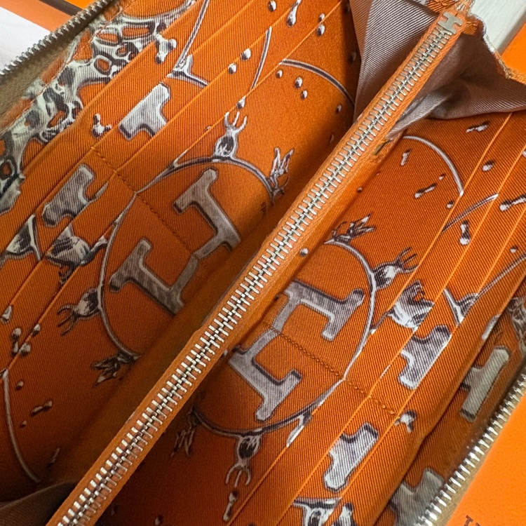 エルメスシルクイン長財布（ブランド財布・小物）の商品画像 - 査定依頼日：2026年3月7日 - 最高査定価格：100,000円