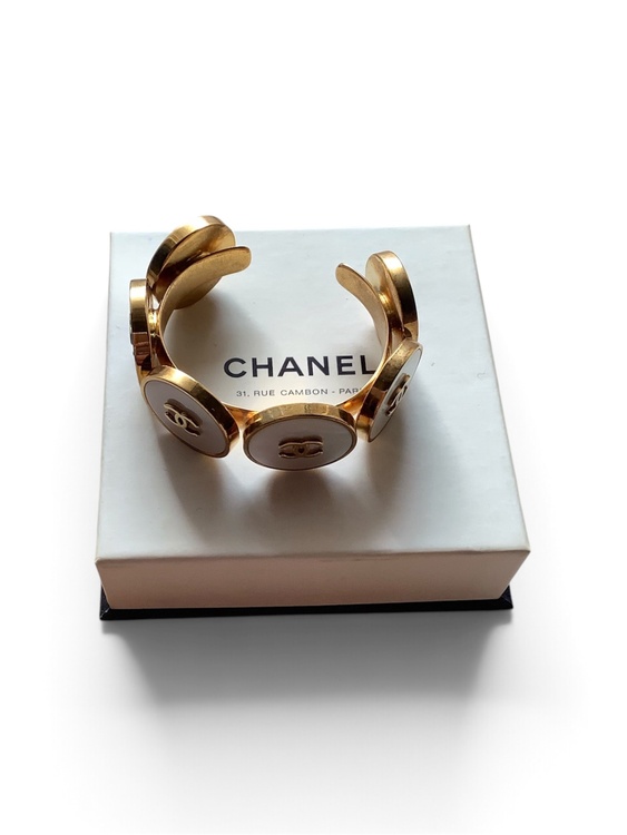 CHANEL バングル（金・貴金属）の商品画像 - 査定依頼日：2026年9月28日 - 最高査定価格：2,000,000円