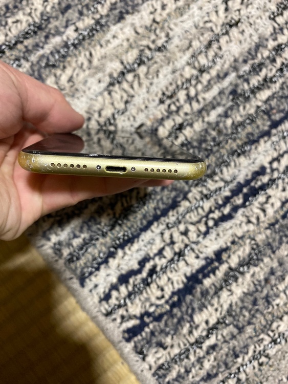 iPhone11 64GB SIMフリー（スマホ）の商品画像 - 査定依頼日：2026年4月7日 - 最高査定価格：12,000円