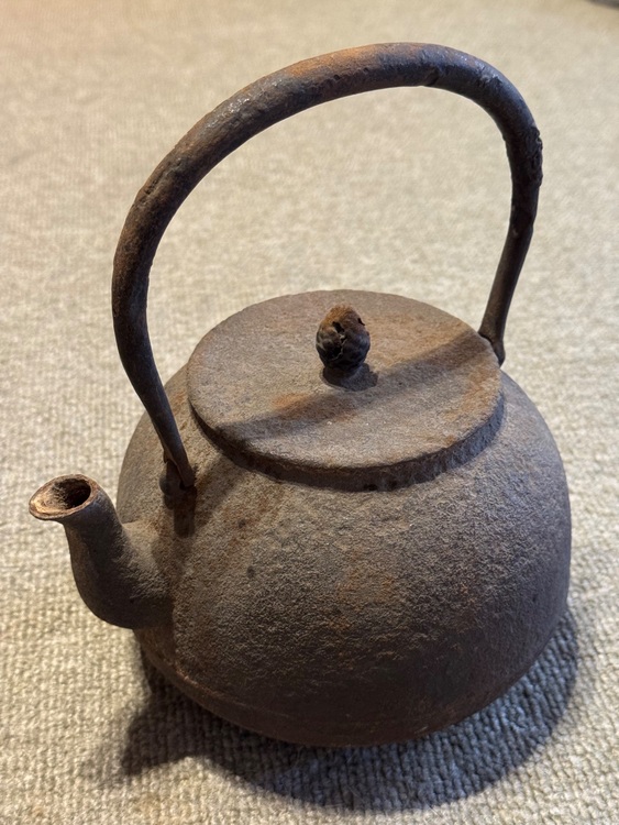 鉄瓶　南部鉄瓶　仁左衛門（美術品・骨董品）の商品画像 - 査定依頼日：2025年10月28日