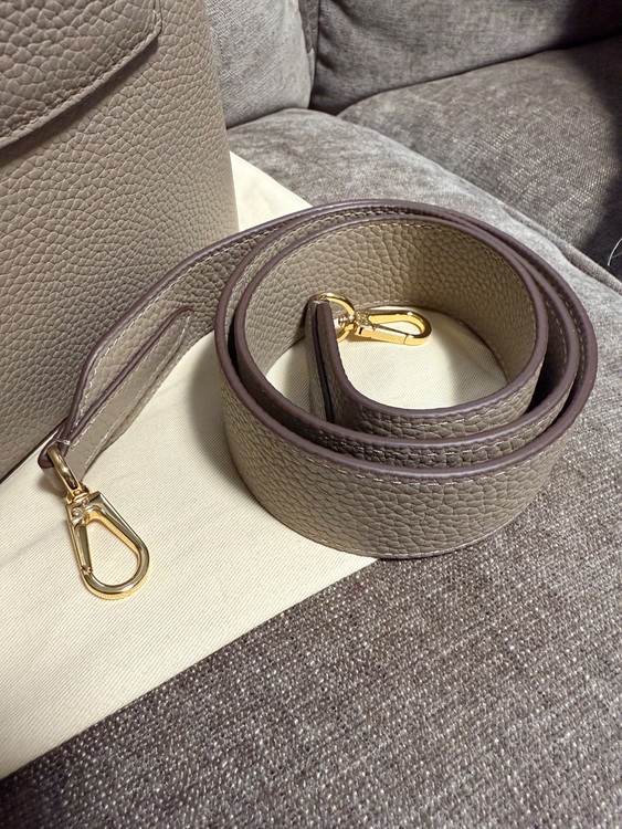 カプシーヌMINI（ブランドバッグ）の商品画像 - 査定依頼日：2025年6月8日 - 最高査定価格：400,000円