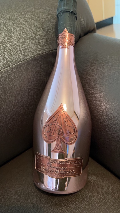 アルマンドピンク（お酒）の商品画像 - 査定依頼日：2026年1月17日 - 最高査定価格：40,000円