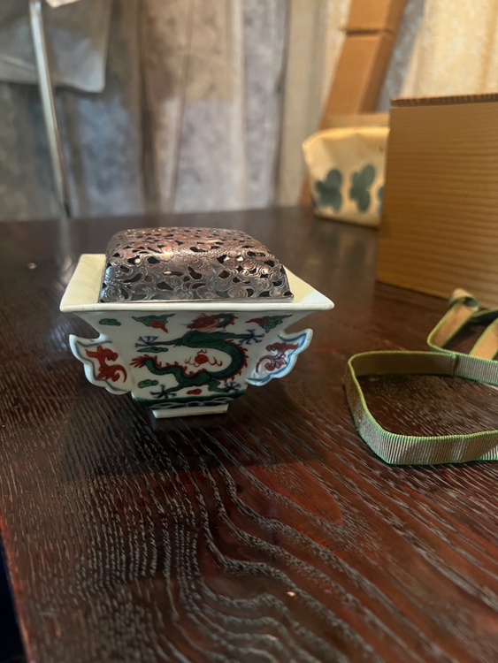 香炉（美術品・骨董品）の商品画像 - 査定依頼日：2026年5月23日 - 最高査定価格：3,000円