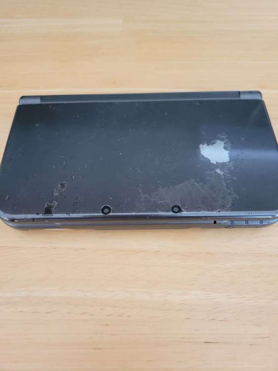 Newニンテンドー3DSLL本体 メタリックブラック（ゲーム機本体・ゲームソフト）の商品画像 - 査定依頼日：2023年8月16日 - 最高査定価格：5,500円