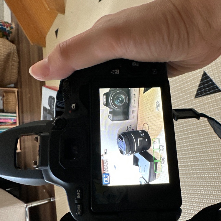EOS kiss x9（カメラ）の商品画像 - 査定依頼日：2026年6月15日 - 最高査定価格：39,100円