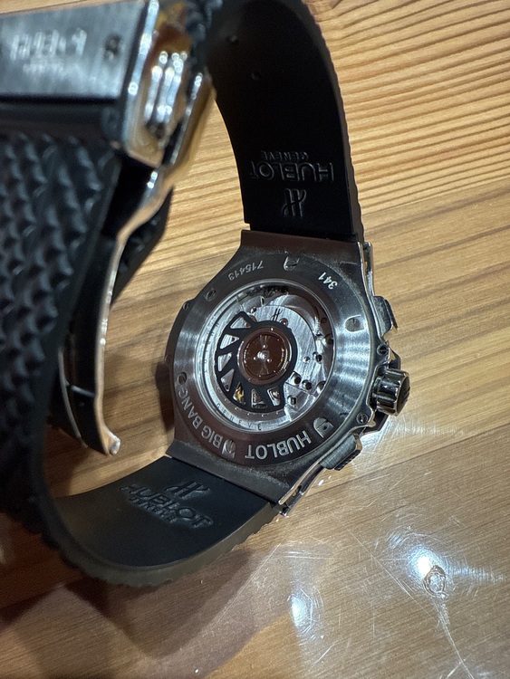 ウブロ ビックバン 341.SX.130.RX.11（高級時計）の商品画像 - 査定依頼日：2025年10月8日 - 最高査定価格：1,000,000円