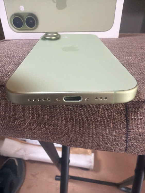 iPhone 17 512GB au（スマホ）の商品画像 - 査定依頼日：2026年5月2日 - 最高査定価格：100,000円