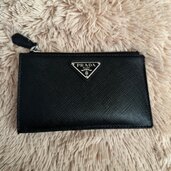 プラダ  （ブランドバッグ）の商品画像 - 査定依頼日：2024年12月22日 - 最高査定価格：15,000円